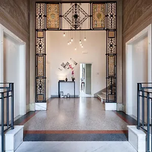 lucca-in-villa-lucrezia.it-tuscanyhotel.com/